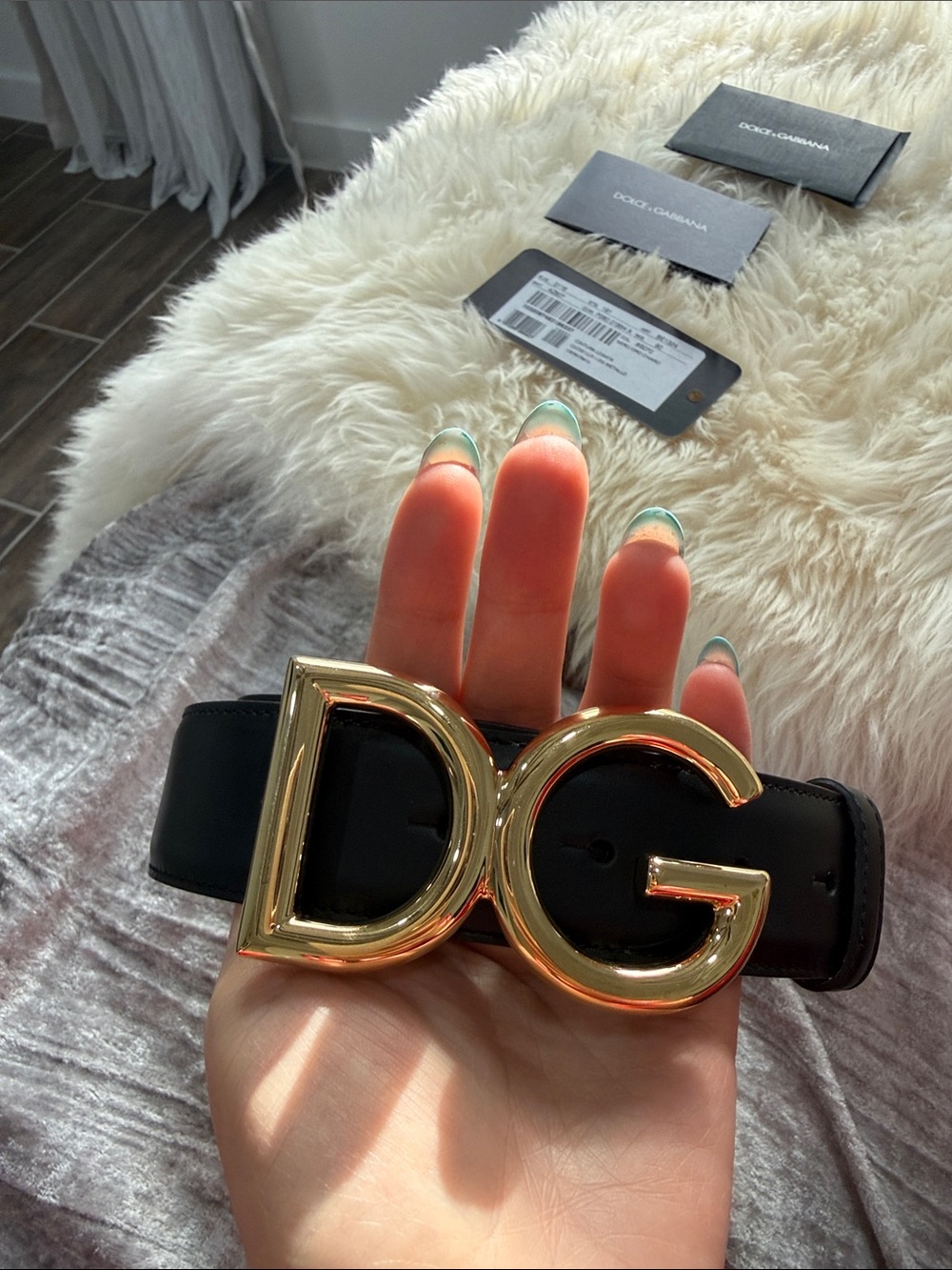 Dolce & Gabbana Black Leather Belt with Gold DG Buckle - Picture 5 of 10